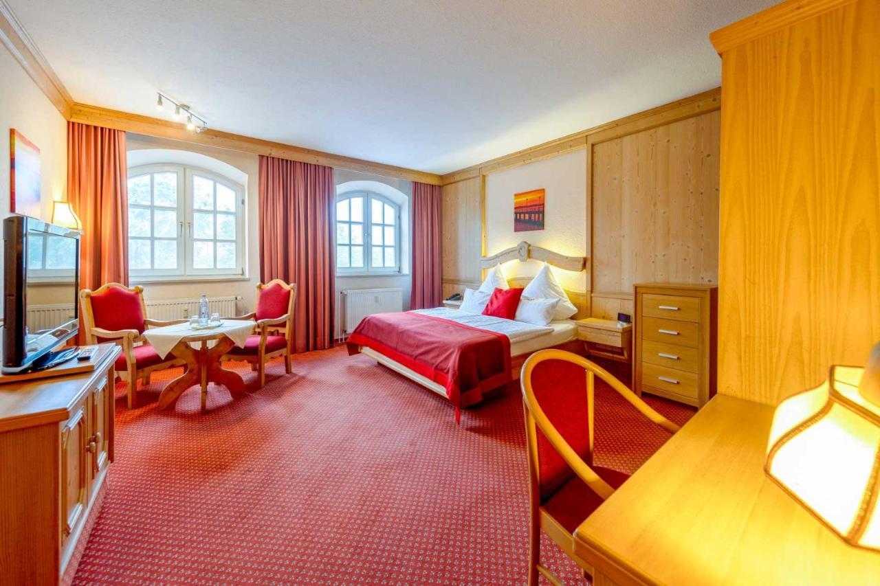 Hotel Landhaus Steinfeld Greetsiel Exteriör bild