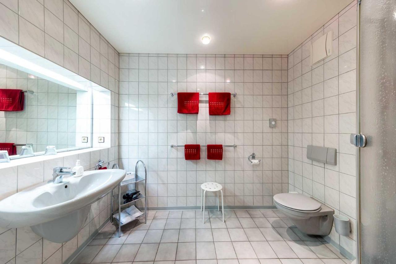 Hotel Landhaus Steinfeld Greetsiel Exteriör bild