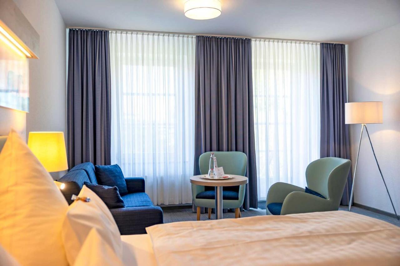 Hotel Landhaus Steinfeld Greetsiel Exteriör bild