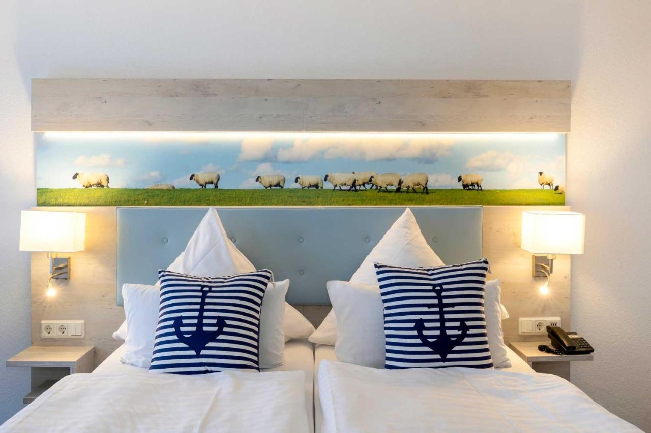 Hotel Landhaus Steinfeld Greetsiel Exteriör bild