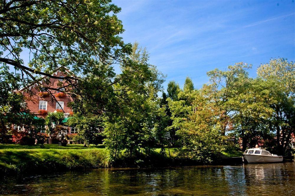 Hotel Landhaus Steinfeld Greetsiel Exteriör bild